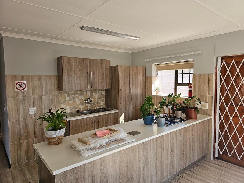 8 Bedroom Property for Sale in Mossel Bay Central Western Cape